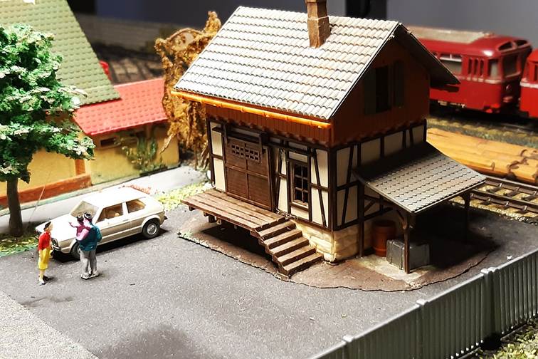 Ein Bild, das Mastabsmodell, Gebude, Gelnde, drauen enthlt.

Automatisch generierte Beschreibung